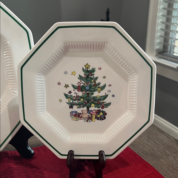 Christmastime 4 Place Setting by NIKKO Japan - Picture 4 of 15